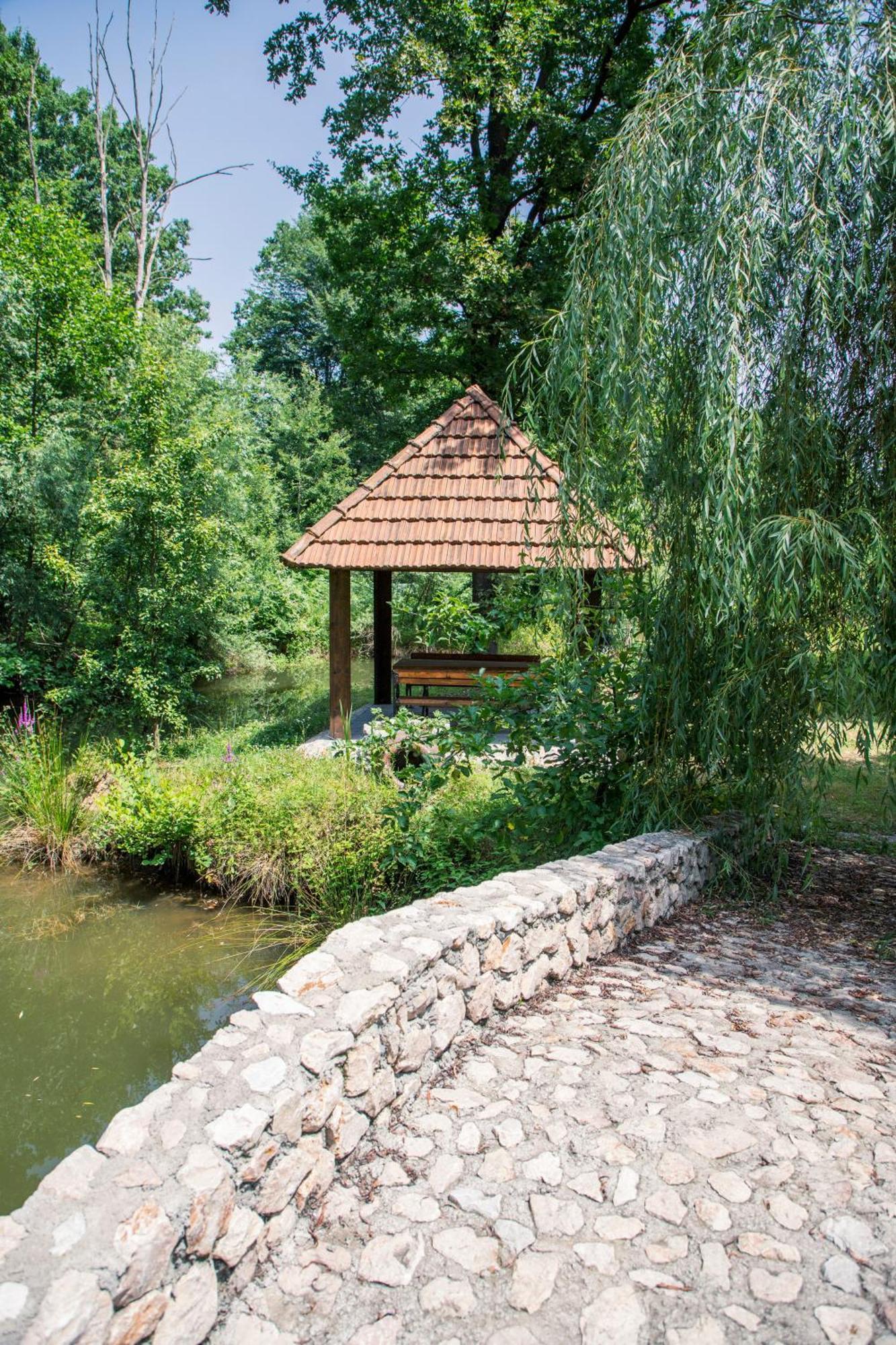 Guest House Mala Prica Zivinice Exterior photo